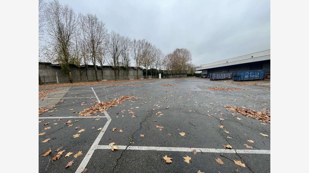 Loue local d'activité 1460m² Villeneuve-la-Garenne