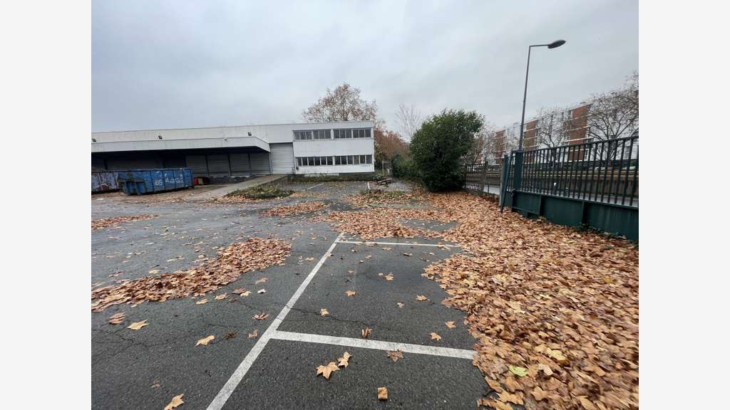 Loue local d'activité 1460m² Villeneuve-la-Garenne