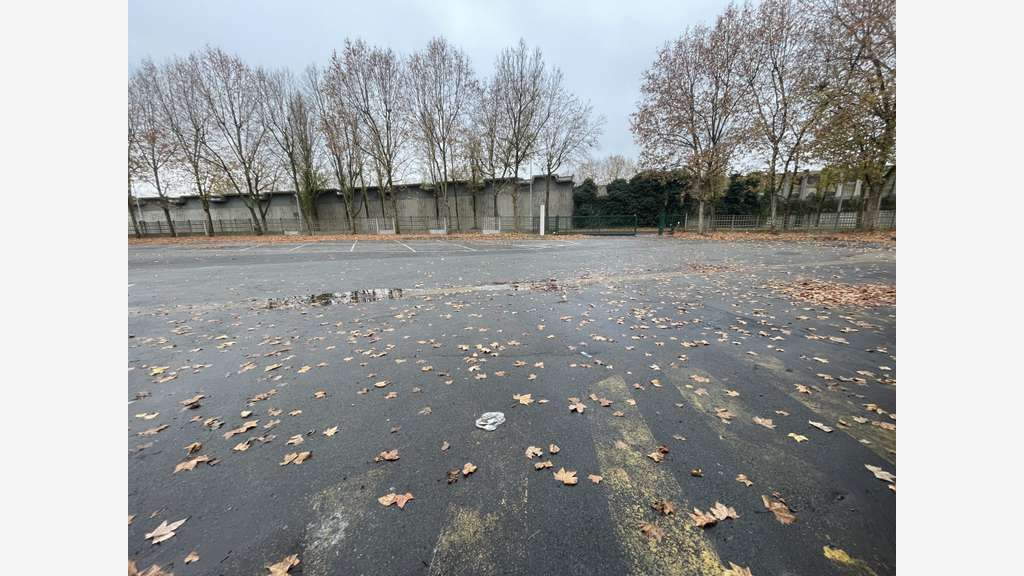 Loue local d'activité 1460m² Villeneuve-la-Garenne