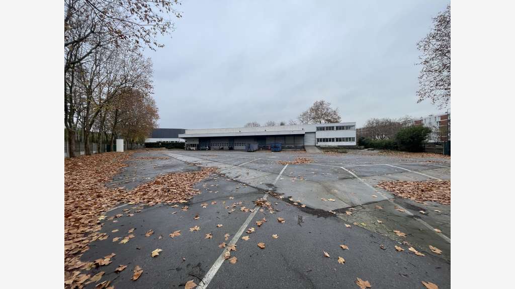 Loue local d'activité 1460m² Villeneuve-la-Garenne