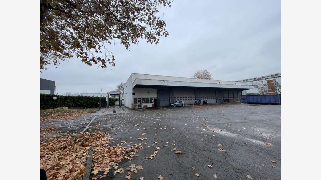 Loue local d'activité 1460m² Villeneuve-la-Garenne