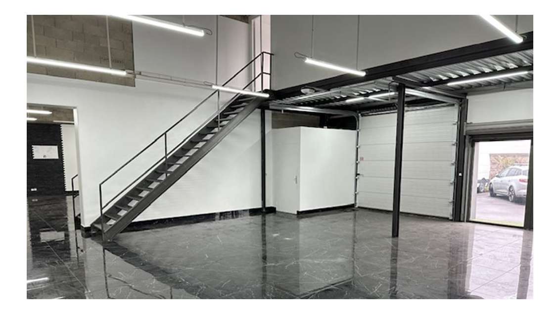 A louer local d'activités 250m² à Villeneuve 