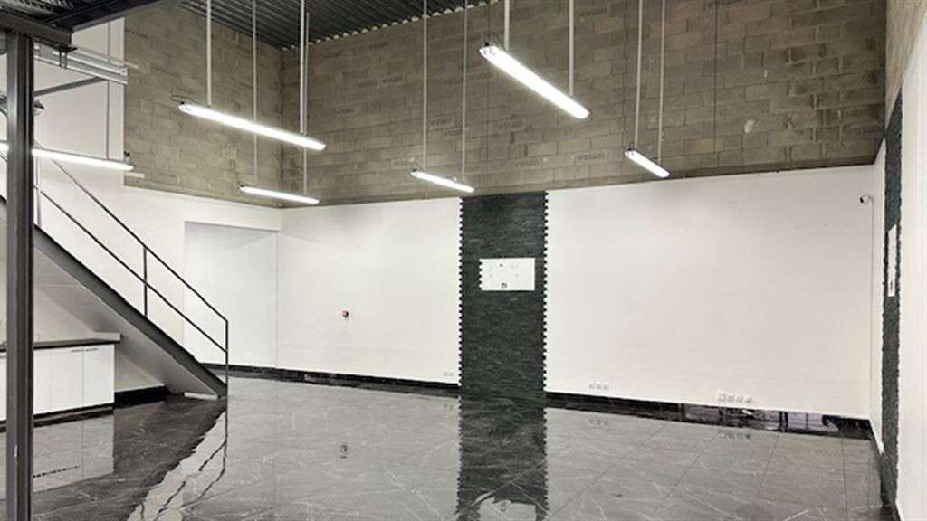 A louer local d'activités 120m² C.Cal Qwartz