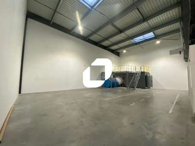 Location Locaux d'activités - Entrepôts à Villeneuve-la-Garenne