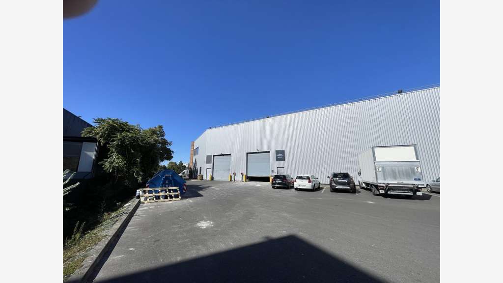 1236m² d'activité + bureaux, divisible dès 444m²