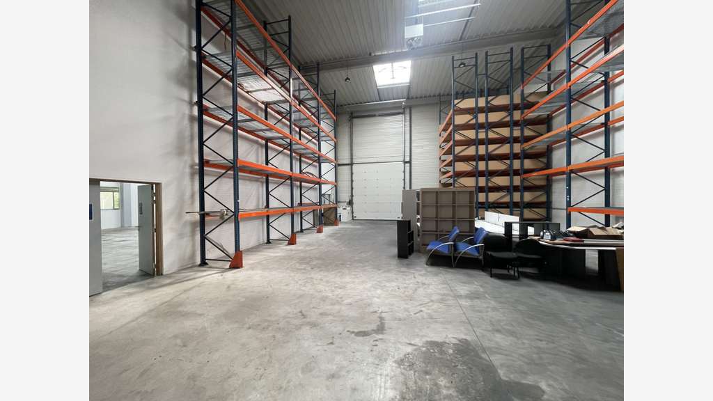 1236m² d'activité + bureaux, divisible dès 444m²
