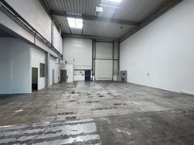 1236m² d'activité + bureaux, divisible dès 444m²
