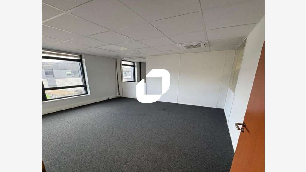  vous propose à la location un local de 52