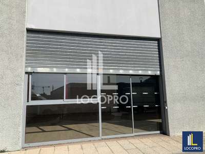A louer local  500m² à Villeneuve-Loubet RN7 