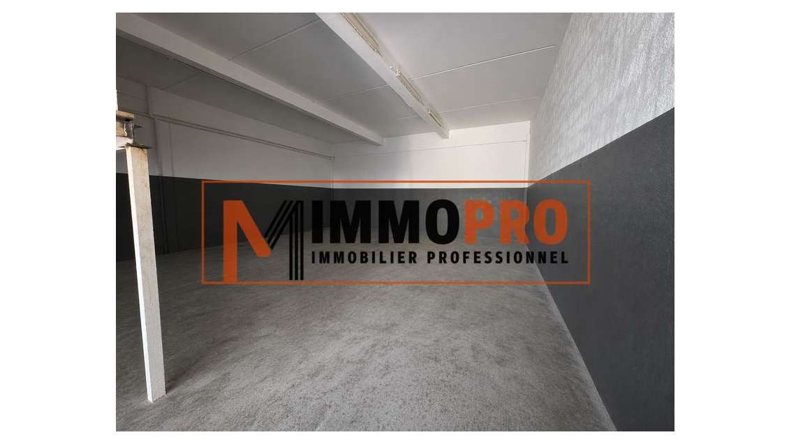 LOCAL 230 m² VILLENEUVE LOUBET ACCÈS A8