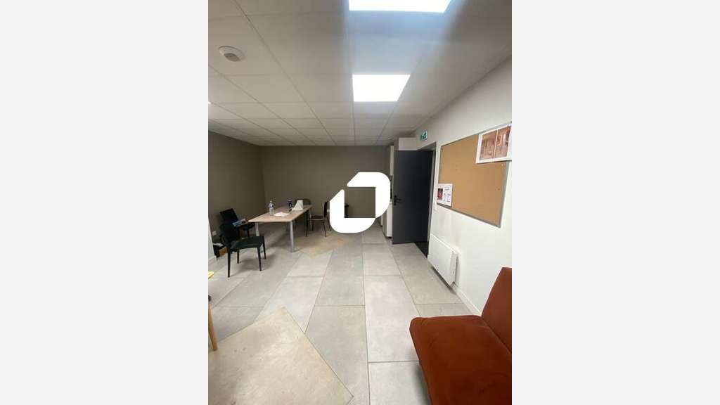  vous propose à la location un local d'act