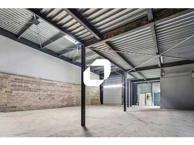 Location Locaux d'activités - Entrepôts à Villeneuve-sous-Dammartin