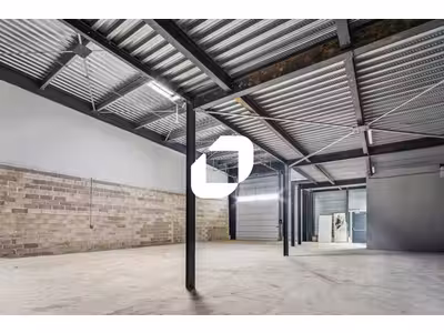 Location Locaux d'activités - Entrepôts à Villeneuve-sous-Dammartin
