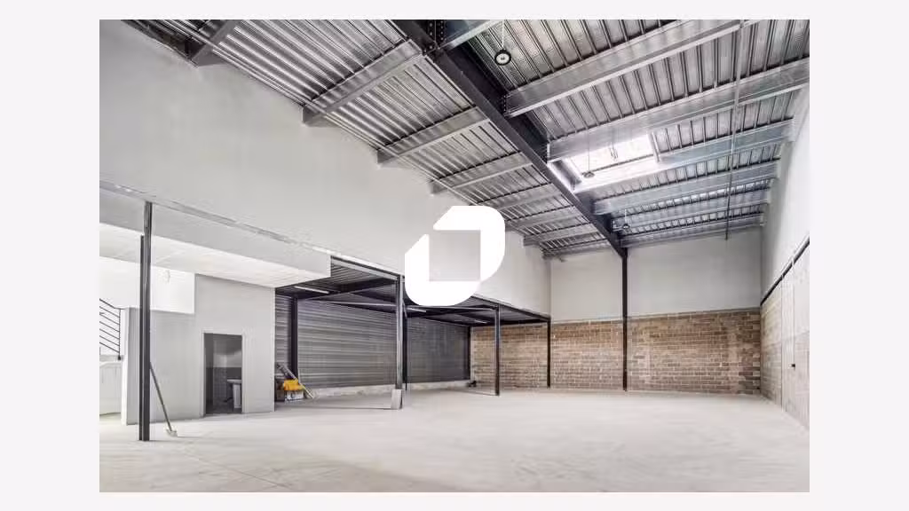  vous propose un bâtiment neuf de 820 m²,
