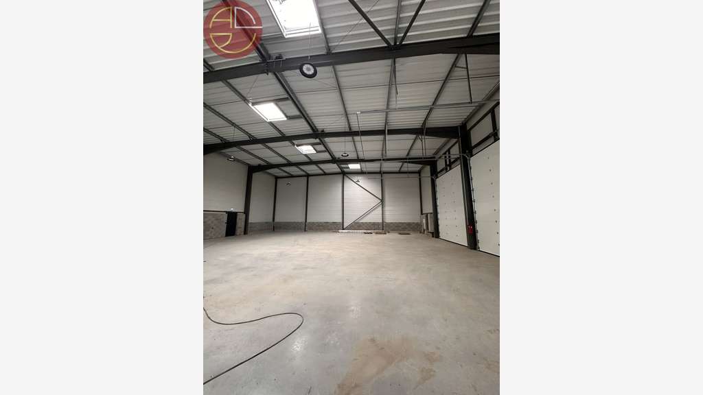 Location entrepôt 730m² à Villeneuve-Tolosane