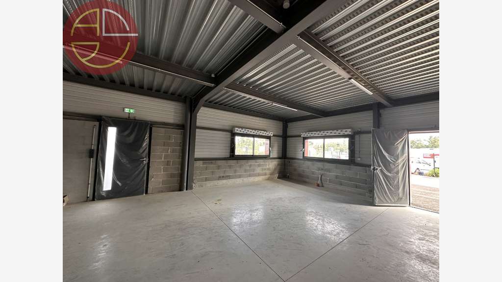 Location entrepôt 730m² à Villeneuve-Tolosane