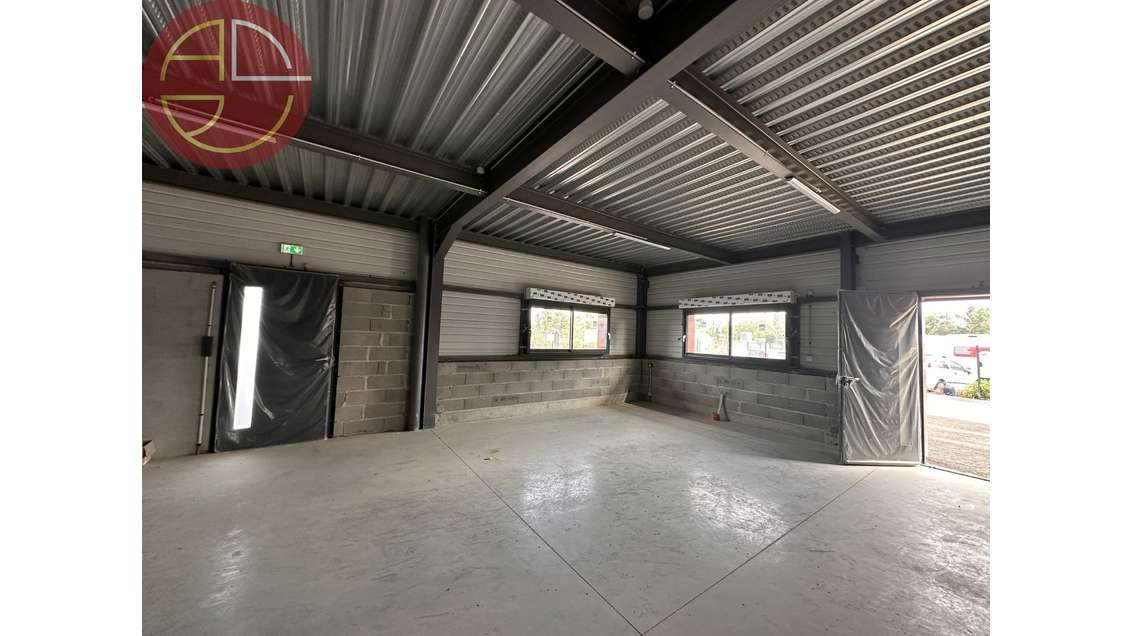 Location entrepôt 730m² à Villeneuve-Tolosane