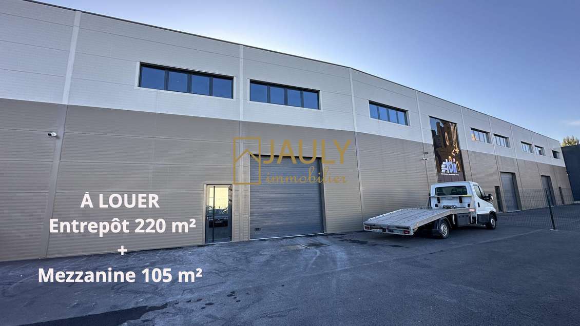 A louer entrepot 325m² à Villenoy accès N3 / A4