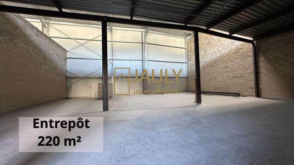 A louer entrepot 325m² à Villenoy accès N3 / A4