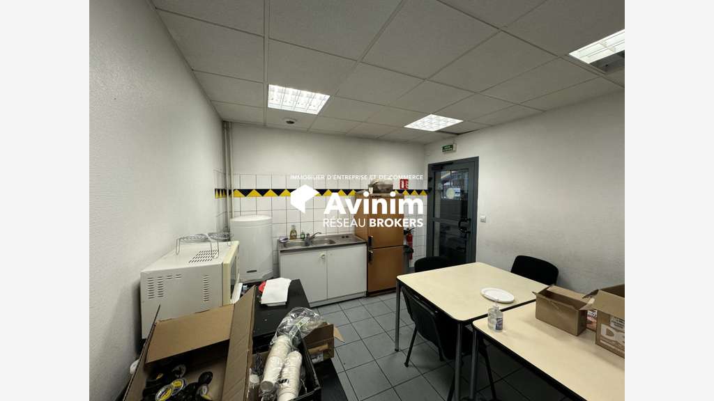 A louer bâtiment messagerie indépendant 3848m² 