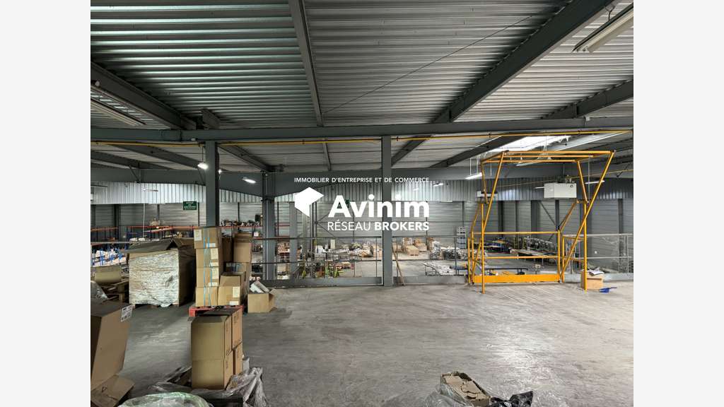 A louer bâtiment messagerie indépendant 3848m² 