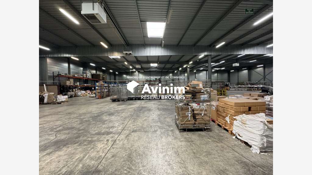 A louer bâtiment messagerie indépendant 3848m² 