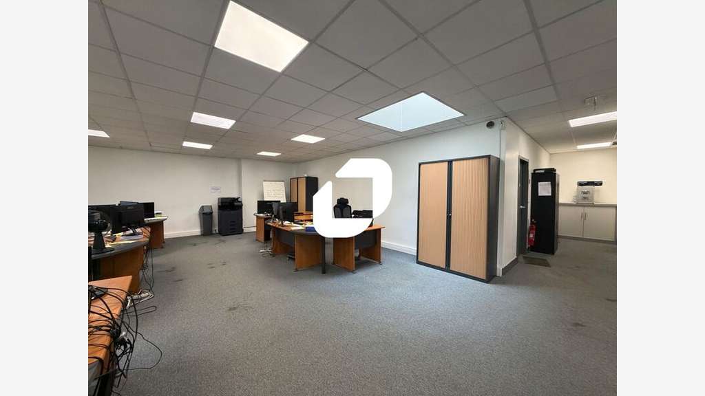 A louer Local d'activité 365m² Villepinte