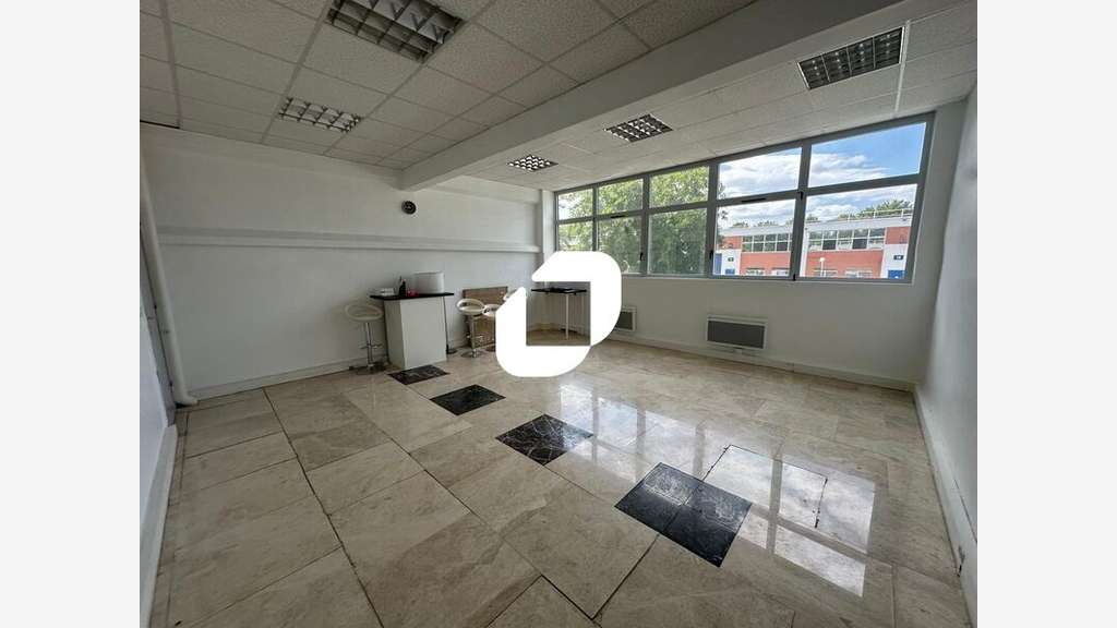 A louer Local d'activité 288m² Villepinte