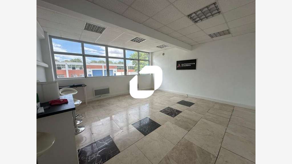A louer Local d'activité 288m² Villepinte