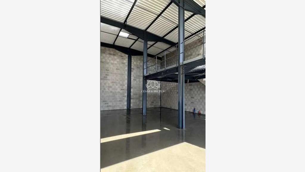 A louer local d'activité 218m² ZI Est Lyonnais