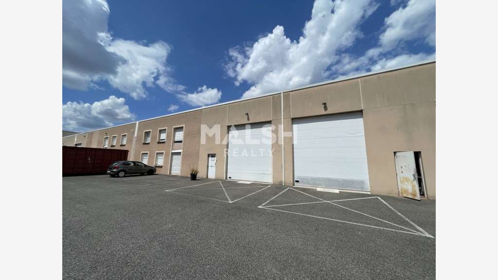 Local d'activités 994m² à louer à Villeurbanne