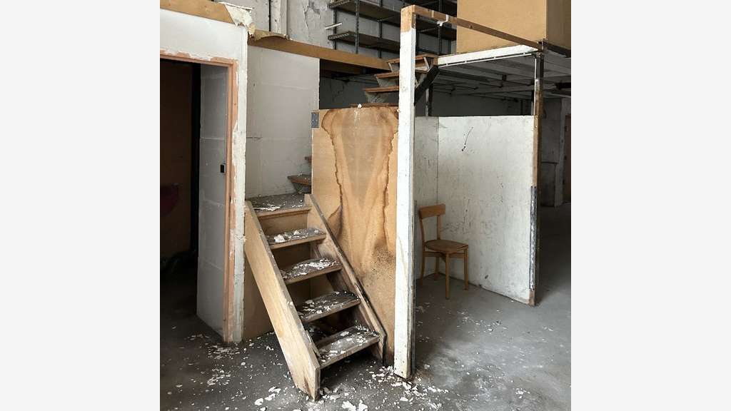 Location pure local de stockage 120m² Villeurbanne