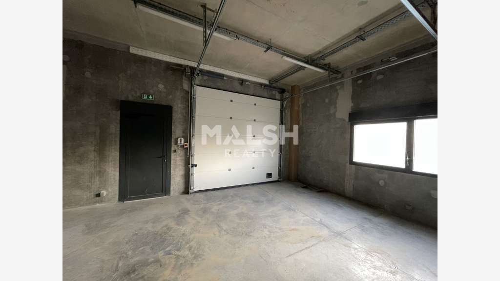 Locaux indépendants 334m² à louer à Villeurbanne