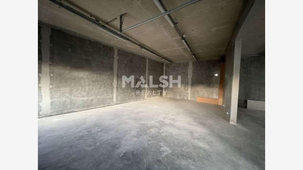 Locaux indépendants 334m² à louer à Villeurbanne