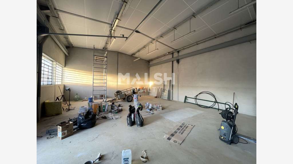 Locaux indépendants 334m² à louer à Villeurbanne