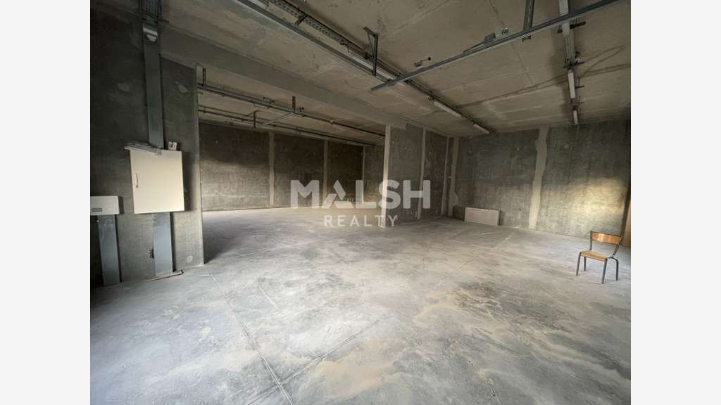Locaux indépendants 334m² à louer à Villeurbanne