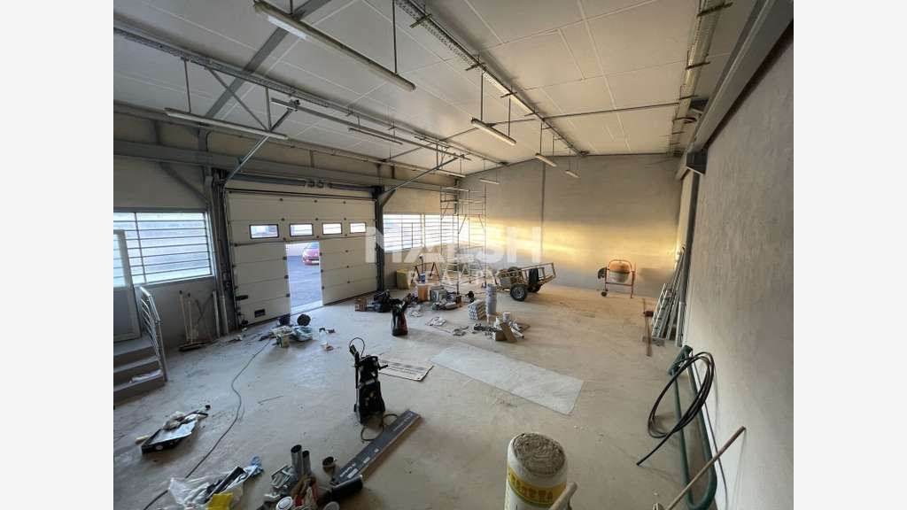 Locaux indépendants 334m² à louer à Villeurbanne