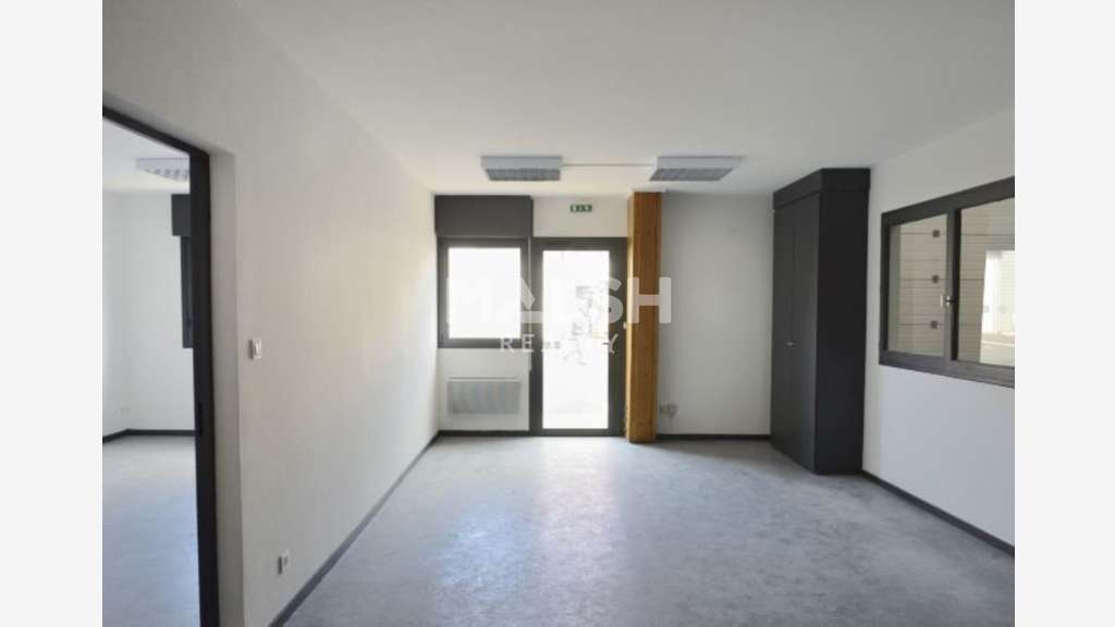 Locaux d'activités à louer 911m² à Villeurbanne