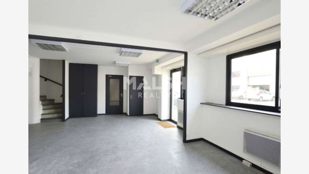 Locaux d'activités à louer 911m² à Villeurbanne