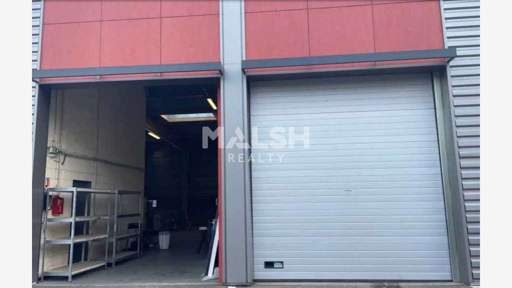 Locaux d'activités à louer 911m² à Villeurbanne