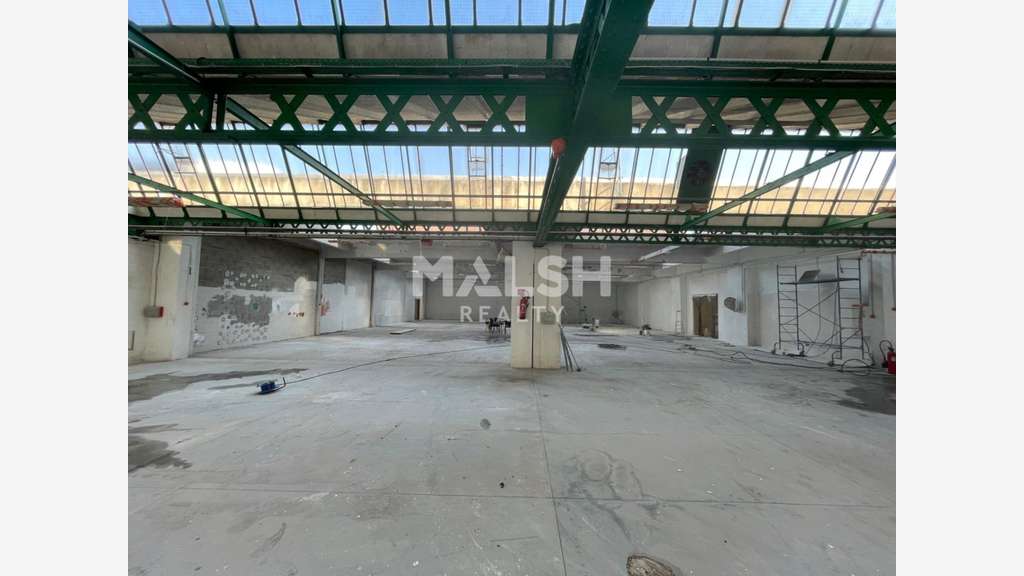 A louer local 2353m² divisible à Villeurbanne