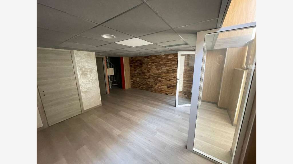 Locaux 186m² rue d'Alsace à Villeurbanne