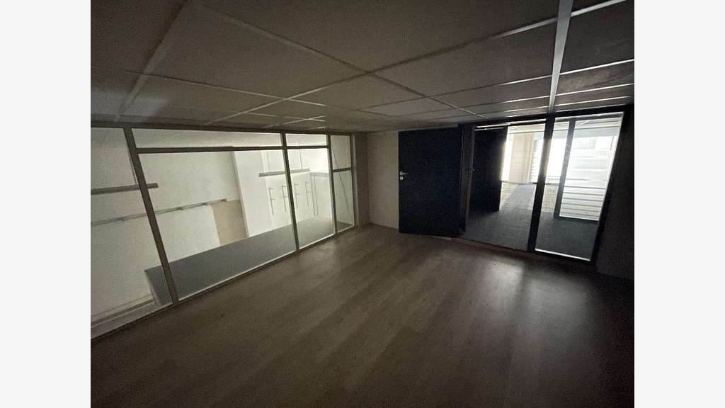Locaux 186m² rue d'Alsace à Villeurbanne