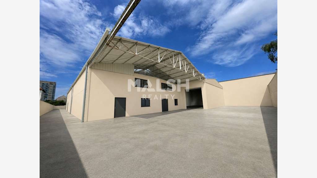 Bâtiment d'activités réhabilité à Villeurbanne