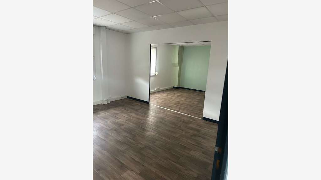 A louer entrepôt de 994m² en zi à Villeurbanne