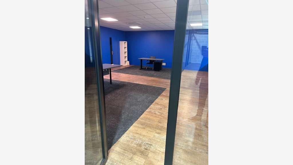 A louer entrepôt de 994m² en zi à Villeurbanne