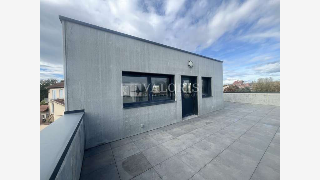 Local atelier 145m² à louer Villeurbanne 
