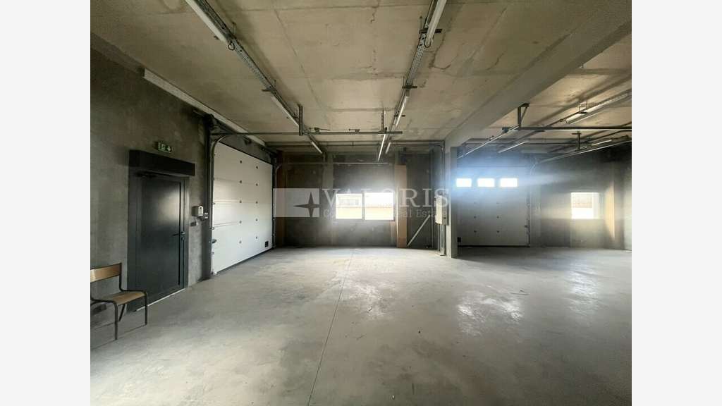 Local atelier 145m² à louer Villeurbanne 