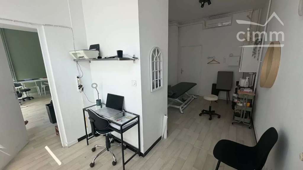 Loue local commercial bureaux de 47m² Villeurbanne