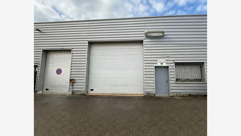 VILLEURBANNE - LOCAL D'ACTIVITE - ATELIER à louer
